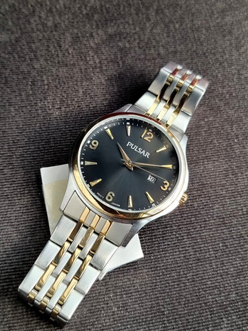 Pulsar Sub Brand Of Seiko Gents Watch Two Tone Quartz Watch 39mm Dial Quartz Watch